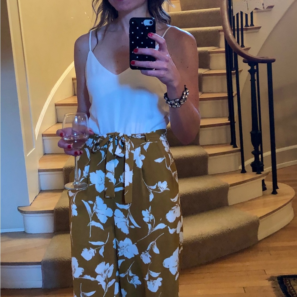 Beautiful mustard and white jumpsuit, excellent used condition!